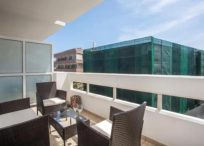 Downtown Horizon View *